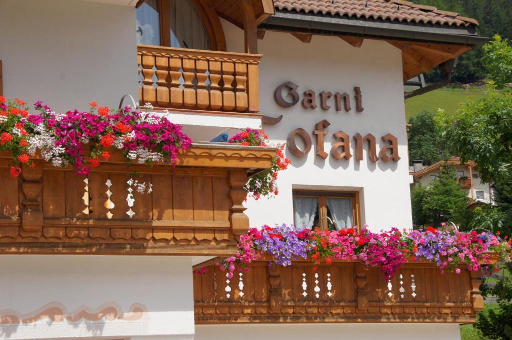 Garni Tofana Hotel Корвара ин Бадия Екстериор снимка