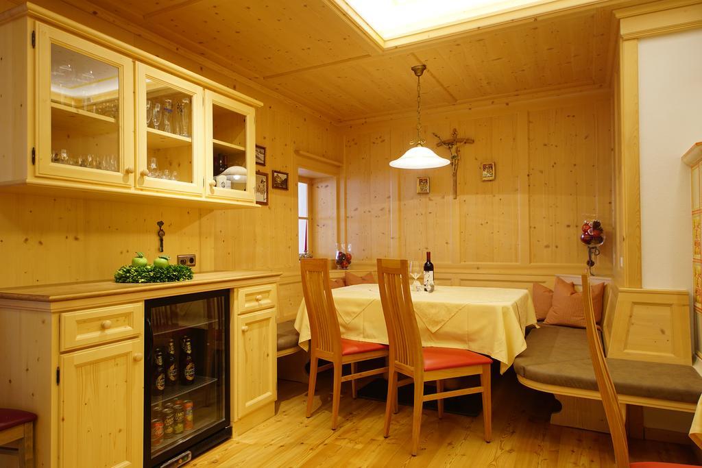 Garni Tofana Hotel Корвара ин Бадия Екстериор снимка